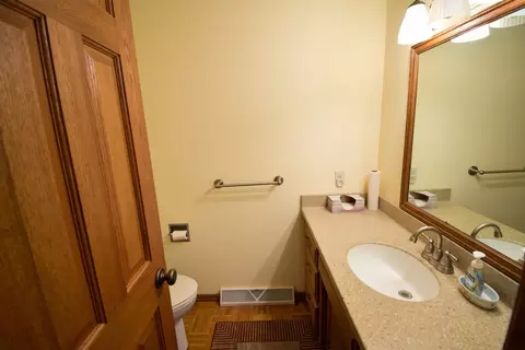 Bath - 3316 S White Birch Ln, Appleton, WI 54915 photo 3 of 3
