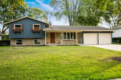 1255 April Ln, Green Bay, WI 54304