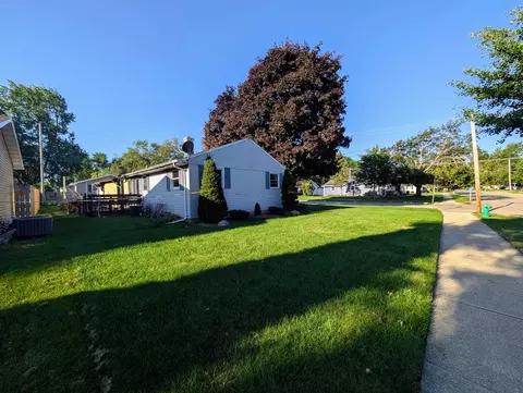 2500 S Kernan Ave, Appleton, WI 54915 photo 2