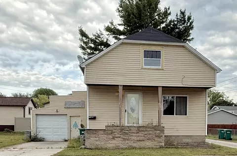 607 Cushman St, Marinette, WI 54143
