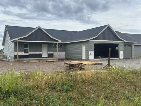 8361 Marlo Ave, Neenah, WI 54956