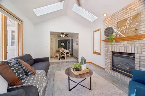 Living - 1024 E Lindbergh St, Appleton, WI 54911 photo 4 of 4