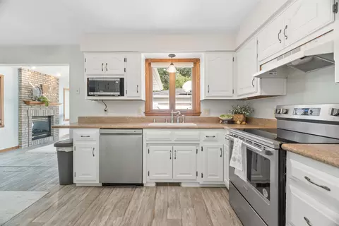 Kitchen - 1024 E Lindbergh St, Appleton, WI 54911 photo 2 of 2