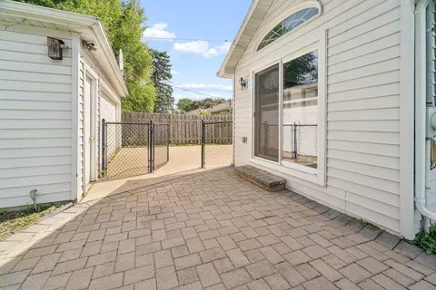 Exterior - 1024 E Lindbergh St, Appleton, WI 54911 photo 2 of 6