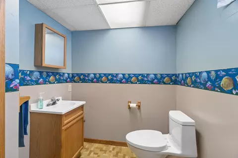 Bath - 1024 E Lindbergh St, Appleton, WI 54911 photo 2 of 2