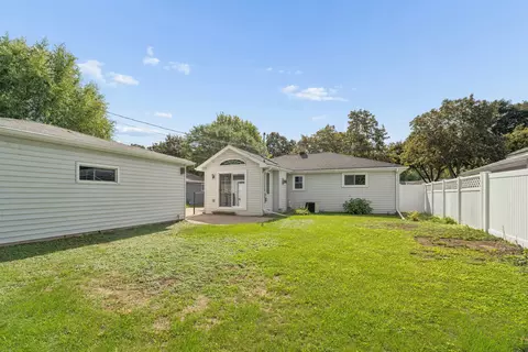 Exterior - 1024 E Lindbergh St, Appleton, WI 54911 photo 5 of 6