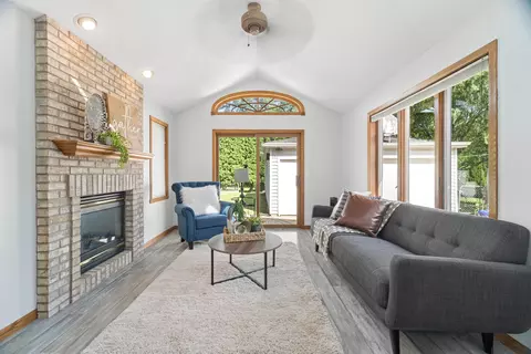 Living - 1024 E Lindbergh St, Appleton, WI 54911 photo 3 of 4