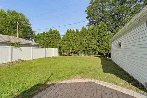 Exterior - 1024 E Lindbergh St, Appleton, WI 54911 photo 3 of 6
