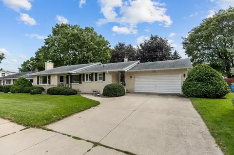 Exterior - 1229 E Pershing St, Appleton, WI 54911 photo 2 of 10