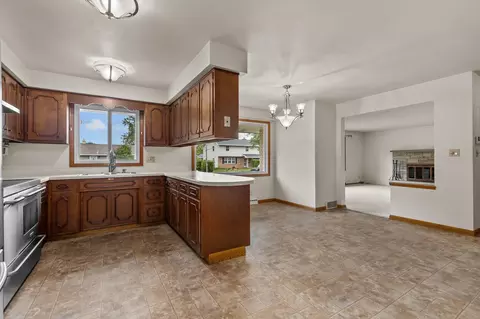Kitchen - 1229 E Pershing St, Appleton, WI 54911 photo 12 of 12