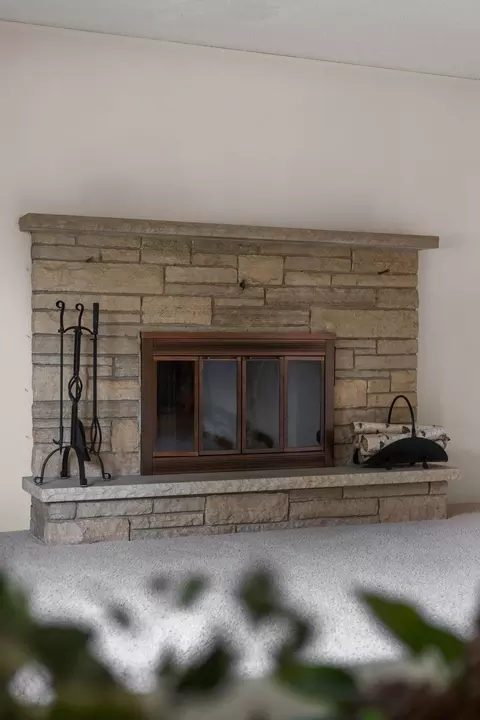Living - 1229 E Pershing St, Appleton, WI 54911 photo 3 of 4
