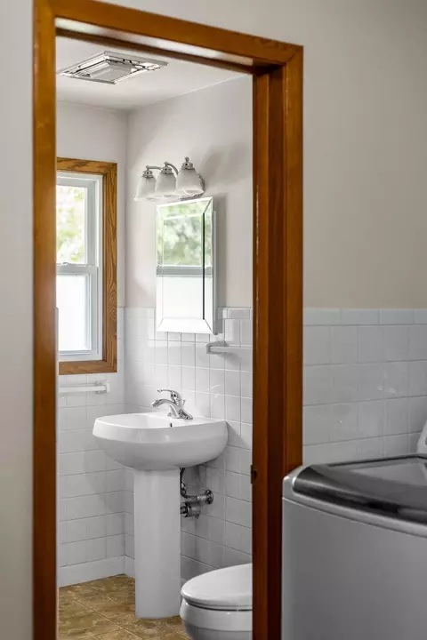 Bath - 1229 E Pershing St, Appleton, WI 54911 photo 10 of 10