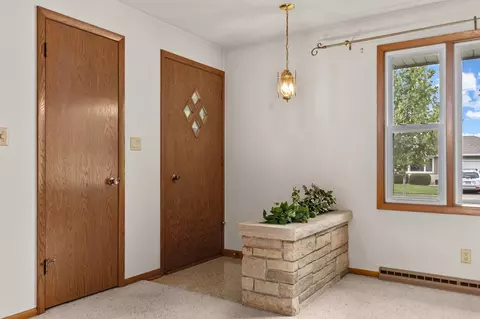 Entry Way - 1229 E Pershing St, Appleton, WI 54911 photo 1 of 7