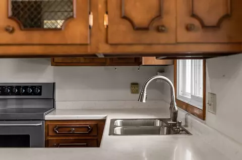 Kitchen - 1229 E Pershing St, Appleton, WI 54911 photo 4 of 12
