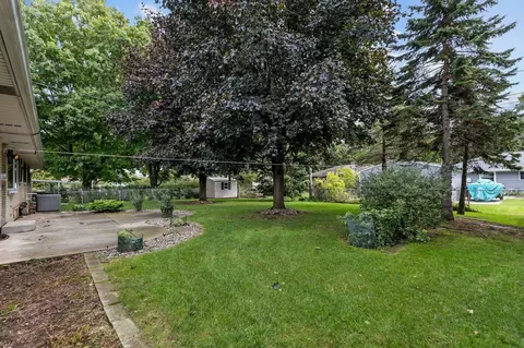 Exterior - 1229 E Pershing St, Appleton, WI 54911 photo 4 of 10