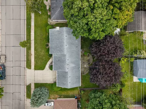 View/Area - 1229 E Pershing St, Appleton, WI 54911 photo 2 of 8