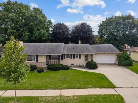 View/Area - 1229 E Pershing St, Appleton, WI 54911 photo 1 of 8