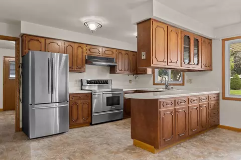 Kitchen - 1229 E Pershing St, Appleton, WI 54911 photo 2 of 12