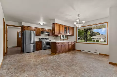 Kitchen - 1229 E Pershing St, Appleton, WI 54911 photo 1 of 12