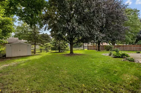 Exterior - 1229 E Pershing St, Appleton, WI 54911 photo 9 of 10