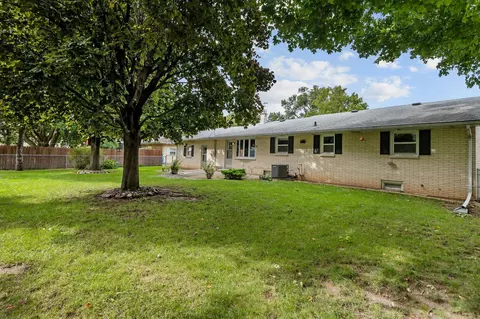 Exterior - 1229 E Pershing St, Appleton, WI 54911 photo 8 of 10