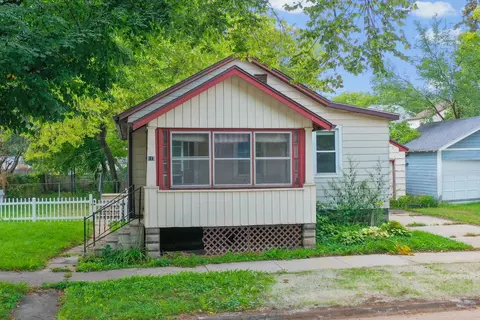 115 N Irwin Ave, Green Bay, WI 54301