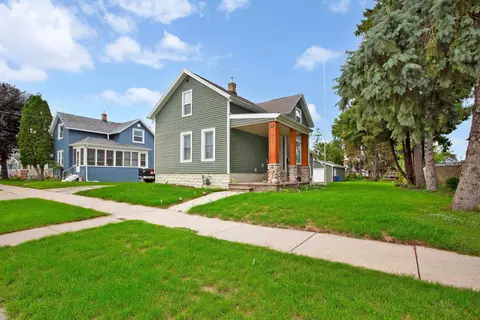 822 W 11th Ave, Oshkosh, WI 54902
