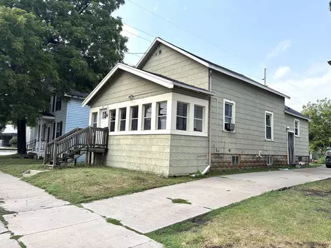 504 Ceape Ave, Oshkosh, WI 54901