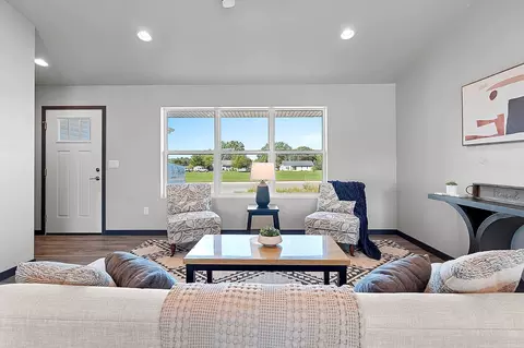 Living - 538 Riverview Dr, Berlin, WI 54923 photo 3 of 4