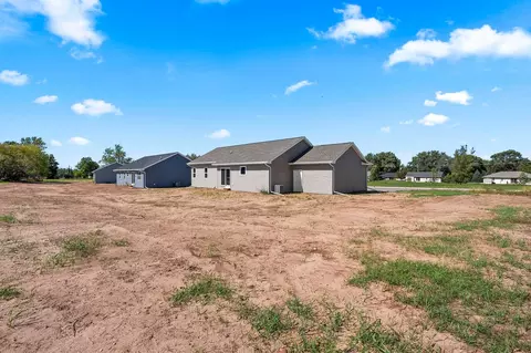 Exterior - 542 Riverview Dr, Berlin, WI 54923 photo 3 of 6