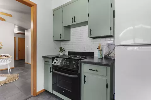 Kitchen - 419 S Arlington St, Appleton, WI 54915 photo 5 of 5
