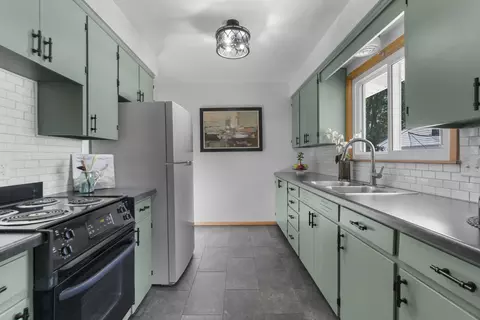 Kitchen - 419 S Arlington St, Appleton, WI 54915 photo 1 of 5