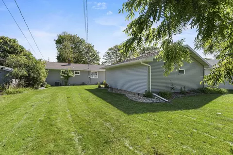 Exterior - 419 S Arlington St, Appleton, WI 54915 photo 10 of 11