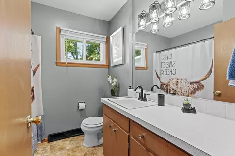 Bath - 419 S Arlington St, Appleton, WI 54915 photo 1 of 1
