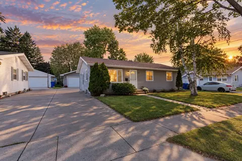 Exterior - 419 S Arlington St, Appleton, WI 54915 photo 3 of 11