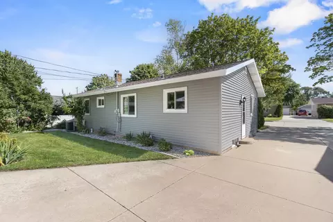 Exterior - 419 S Arlington St, Appleton, WI 54915 photo 7 of 11