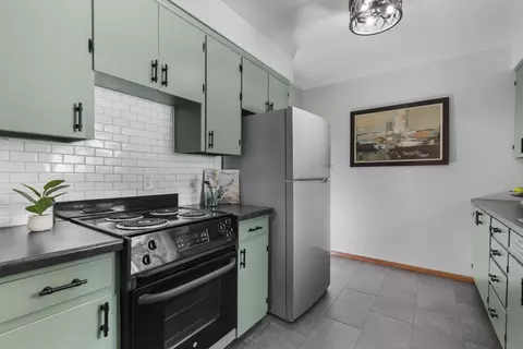 Kitchen - 419 S Arlington St, Appleton, WI 54915 photo 3 of 5