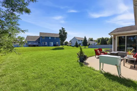 Exterior - 4816 N Apple Rd, Appleton, WI 54913 photo 6 of 8