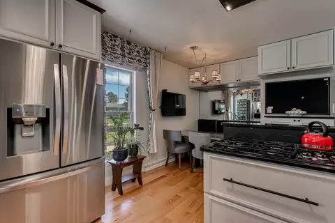 Kitchen - 1701 S Hillcrest Dr, Appleton, WI 54914 photo 3 of 5