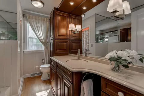 Bath - 1701 S Hillcrest Dr, Appleton, WI 54914 photo 1 of 4