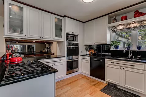 Kitchen - 1701 S Hillcrest Dr, Appleton, WI 54914 photo 1 of 5