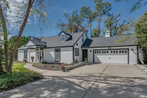 Exterior - 1701 S Hillcrest Dr, Appleton, WI 54914 photo 3 of 8