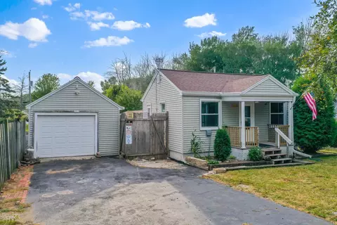 3939 Agamaite Rd, Green Bay, WI 54311