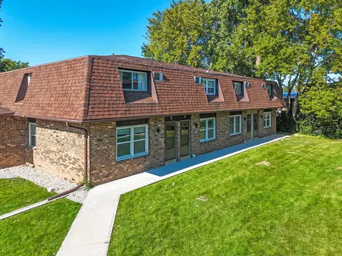 2130 Elmview Dr #M, Ashwaubenon, WI 54304