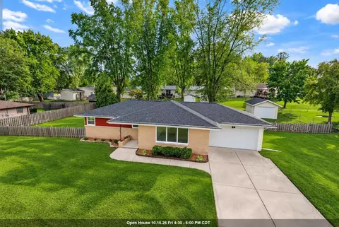 1607 Cormier Rd, Green Bay, WI 54313
