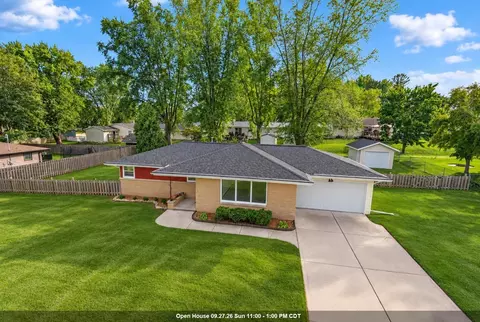 1607 Cormier Rd, Green Bay, WI 54313