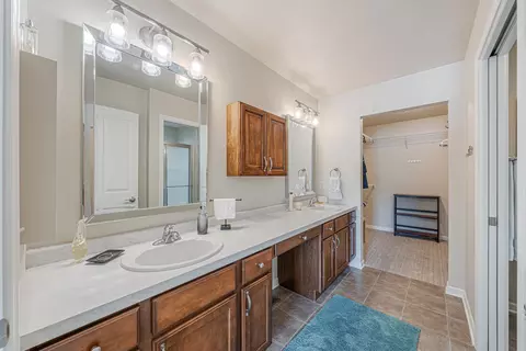 Bath - 2303 E Sienna Way, Appleton, WI 54913 photo 2 of 3