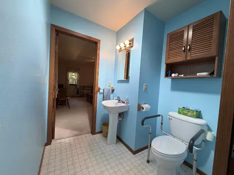 Bath - w3755 Beechnut Lane, Pine River, WI 54965 photo 2 of 4