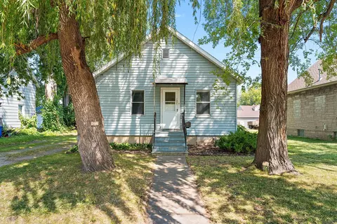 1021 Klaus St, Green Bay, WI 54302