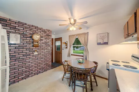 Dining - 2124 S Fountain Ave, Appleton, WI 54915 photo 1 of 1